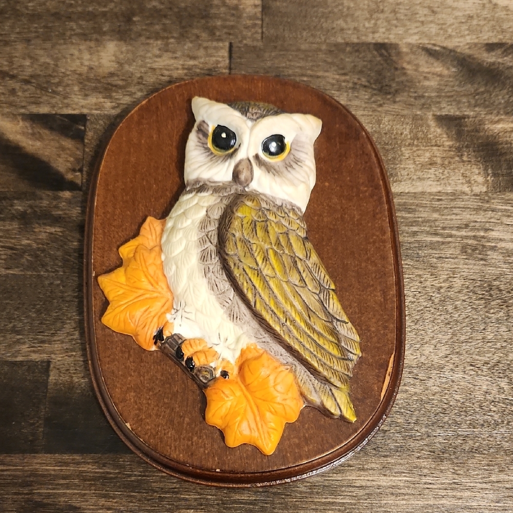 Vintage Owl Wall Plaque Hanging with Autumn Leaves